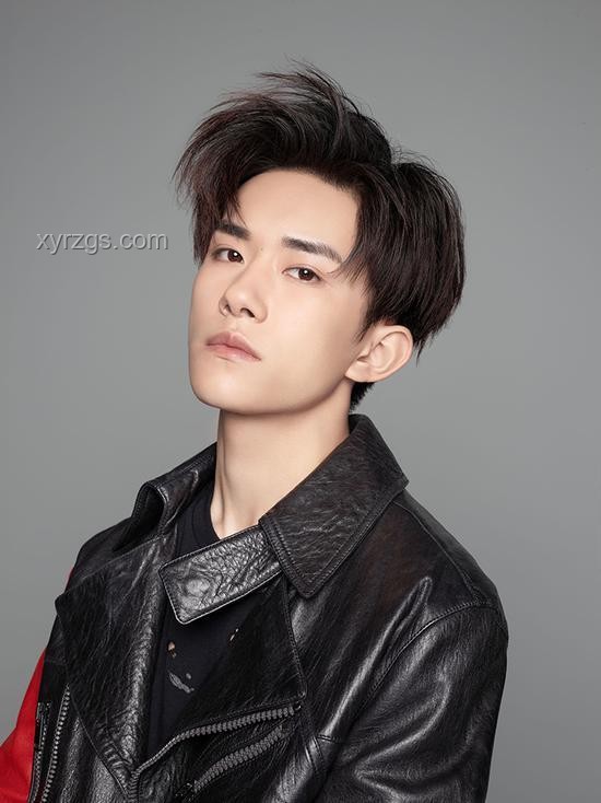 李晨48秒智破张真源任务挑战，明星综艺策略深度剖析